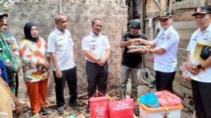 Pemkab-Mesuji-Lampung-saluran-bantuan-ke-korban-bencana-angin-puting-beliung-berupa-sembako